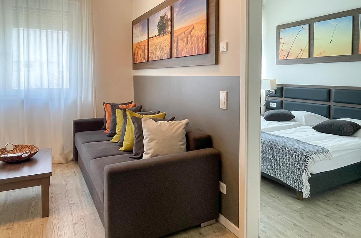 Prima Inn Ferienwohnungen Seetor Residenz Neuruppin Bagian luar foto