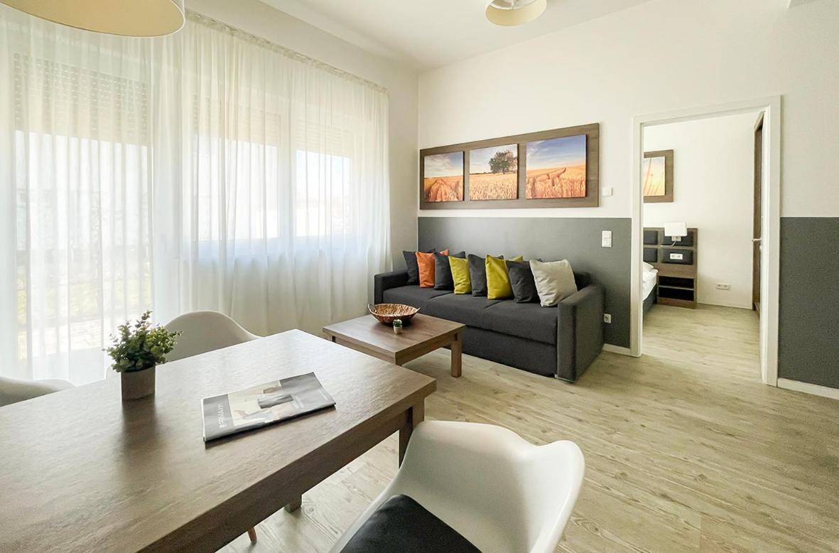 Prima Inn Ferienwohnungen Seetor Residenz Neuruppin Bagian luar foto